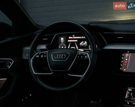 Чорний Ауді E-Tron, об'ємом двигуна 0 л та пробігом 84 тис. км за 36000 $, фото 64 на Automoto.ua