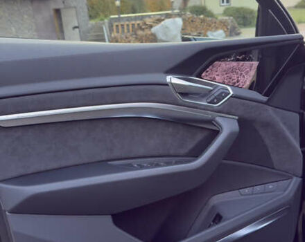 Черный Ауди E-Tron, объемом двигателя 0 л и пробегом 50 тыс. км за 44000 $, фото 30 на Automoto.ua