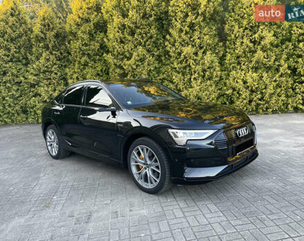 Чорний Ауді E-Tron, об'ємом двигуна 0 л та пробігом 35 тис. км за 40950 $, фото 6 на Automoto.ua