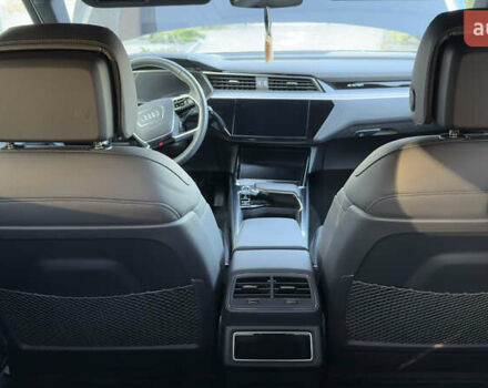 Черный Ауди E-Tron, объемом двигателя 0 л и пробегом 50 тыс. км за 44000 $, фото 24 на Automoto.ua