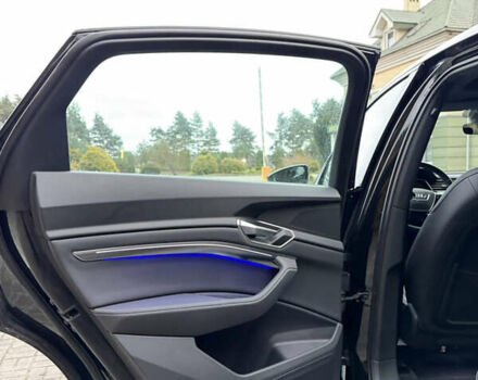 Чорний Ауді E-Tron, об'ємом двигуна 0 л та пробігом 54 тис. км за 37990 $, фото 30 на Automoto.ua