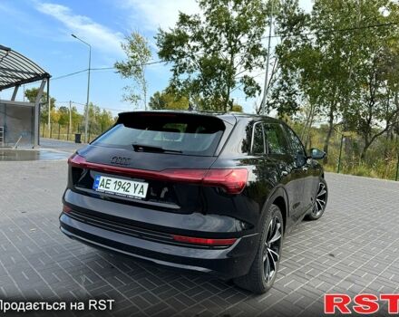 Чорний Ауді E-Tron, об'ємом двигуна 0 л та пробігом 39 тис. км за 31500 $, фото 4 на Automoto.ua