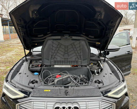 Чорний Ауді E-Tron, об'ємом двигуна 0 л та пробігом 126 тис. км за 27000 $, фото 28 на Automoto.ua