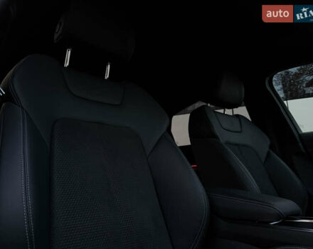 Чорний Ауді E-Tron, об'ємом двигуна 0 л та пробігом 58 тис. км за 41900 $, фото 44 на Automoto.ua