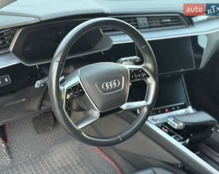 Чорний Ауді E-Tron, об'ємом двигуна 0 л та пробігом 155 тис. км за 28500 $, фото 8 на Automoto.ua