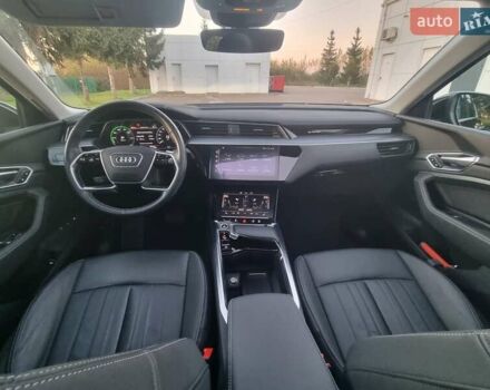 Черный Ауди E-Tron, объемом двигателя 0 л и пробегом 70 тыс. км за 32500 $, фото 22 на Automoto.ua