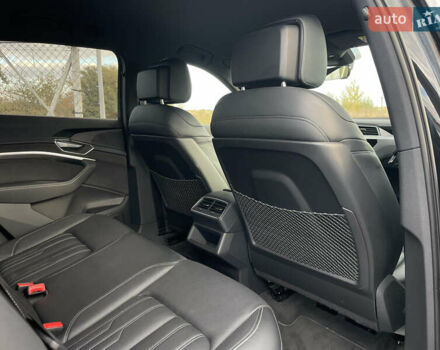 Чорний Ауді E-Tron, об'ємом двигуна 0 л та пробігом 70 тис. км за 39999 $, фото 26 на Automoto.ua