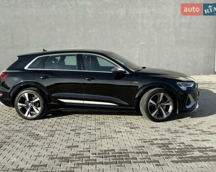 Чорний Ауді E-Tron, об'ємом двигуна 0 л та пробігом 95 тис. км за 36599 $, фото 7 на Automoto.ua