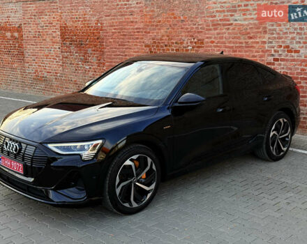 Чорний Ауді E-Tron, об'ємом двигуна 0 л та пробігом 58 тис. км за 39999 $, фото 6 на Automoto.ua