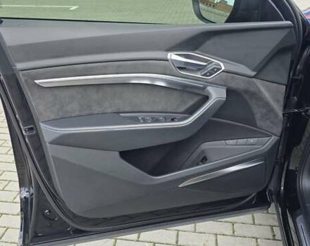 Черный Ауди E-Tron, объемом двигателя 0 л и пробегом 54 тыс. км за 43500 $, фото 62 на Automoto.ua
