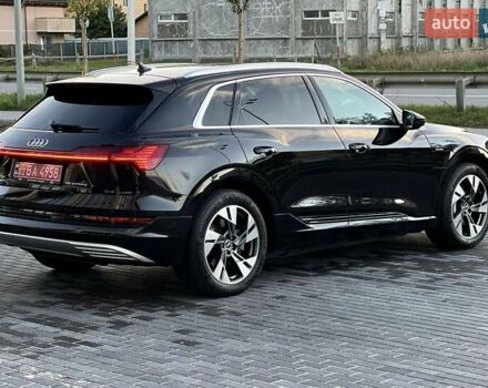 Чорний Ауді E-Tron, об'ємом двигуна 0 л та пробігом 130 тис. км за 27900 $, фото 10 на Automoto.ua