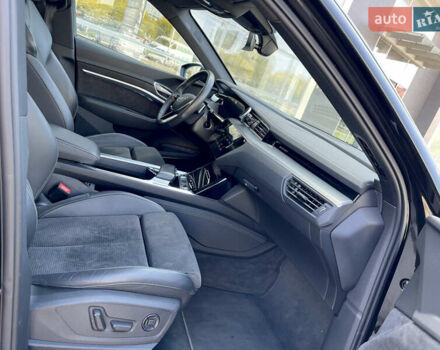 Черный Ауди E-Tron, объемом двигателя 0 л и пробегом 33 тыс. км за 53450 $, фото 16 на Automoto.ua