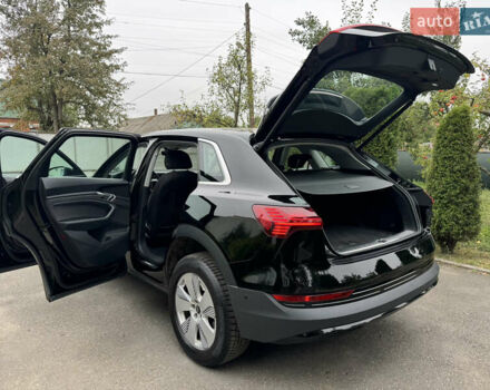 Чорний Ауді E-Tron, об'ємом двигуна 0 л та пробігом 190 тис. км за 23900 $, фото 39 на Automoto.ua