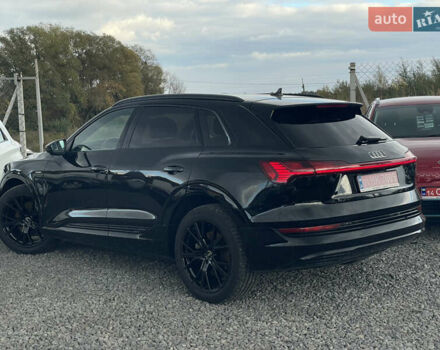 Чорний Ауді E-Tron, об'ємом двигуна 0 л та пробігом 70 тис. км за 39999 $, фото 74 на Automoto.ua