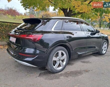 Черный Ауди E-Tron, объемом двигателя 0 л и пробегом 200 тыс. км за 27500 $, фото 2 на Automoto.ua