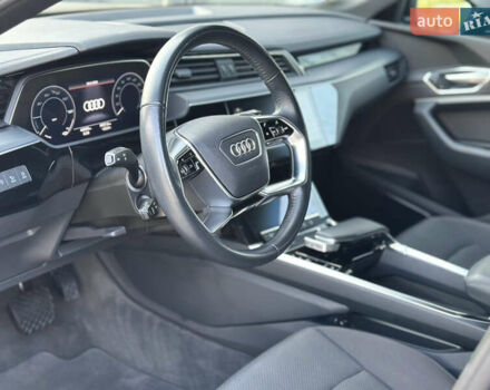 Черный Ауди E-Tron, объемом двигателя 0 л и пробегом 40 тыс. км за 26900 $, фото 23 на Automoto.ua