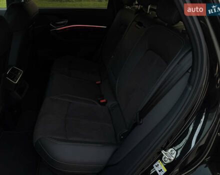 Чорний Ауді E-Tron, об'ємом двигуна 0 л та пробігом 58 тис. км за 39999 $, фото 53 на Automoto.ua