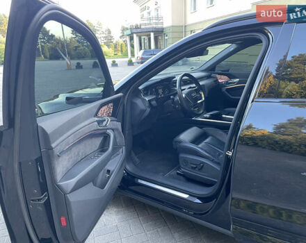 Чорний Ауді E-Tron, об'ємом двигуна 0 л та пробігом 35 тис. км за 40950 $, фото 23 на Automoto.ua