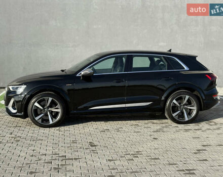Чорний Ауді E-Tron, об'ємом двигуна 0 л та пробігом 95 тис. км за 36599 $, фото 8 на Automoto.ua