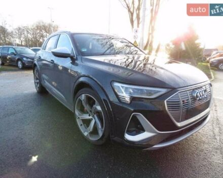 Чорний Ауді E-Tron, об'ємом двигуна 0 л та пробігом 78 тис. км за 47000 $, фото 5 на Automoto.ua