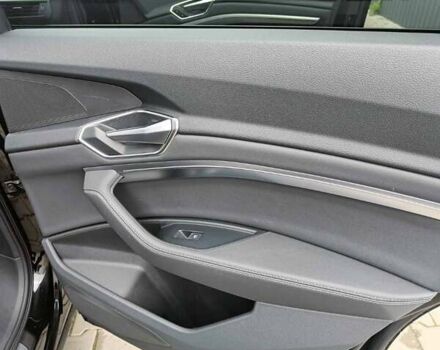 Черный Ауди E-Tron, объемом двигателя 0 л и пробегом 147 тыс. км за 29999 $, фото 22 на Automoto.ua