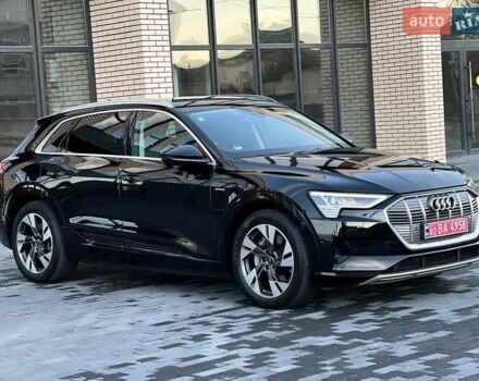 Чорний Ауді E-Tron, об'ємом двигуна 0 л та пробігом 130 тис. км за 27900 $, фото 12 на Automoto.ua