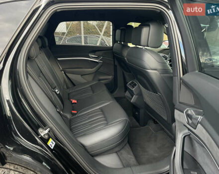 Чорний Ауді E-Tron, об'ємом двигуна 0 л та пробігом 70 тис. км за 39999 $, фото 27 на Automoto.ua