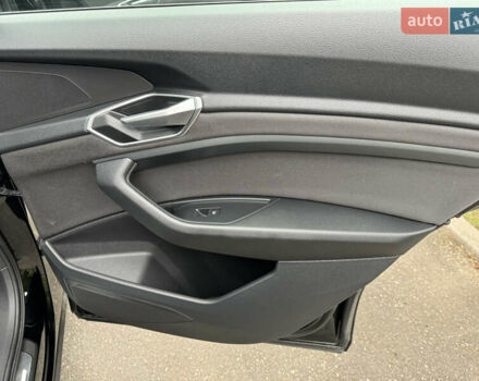 Чорний Ауді E-Tron, об'ємом двигуна 0 л та пробігом 190 тис. км за 23900 $, фото 30 на Automoto.ua