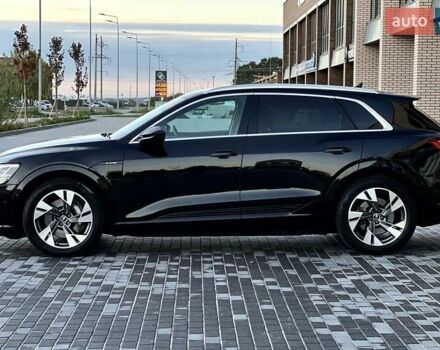 Чорний Ауді E-Tron, об'ємом двигуна 0 л та пробігом 130 тис. км за 27900 $, фото 5 на Automoto.ua