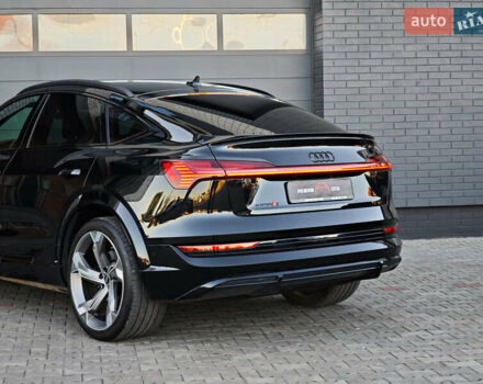 Чорний Ауді E-Tron, об'ємом двигуна 0 л та пробігом 34 тис. км за 49499 $, фото 5 на Automoto.ua