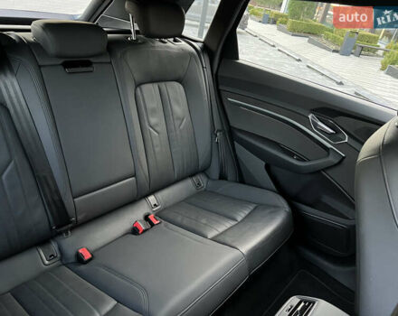 Чорний Ауді E-Tron, об'ємом двигуна 0 л та пробігом 187 тис. км за 23300 $, фото 39 на Automoto.ua