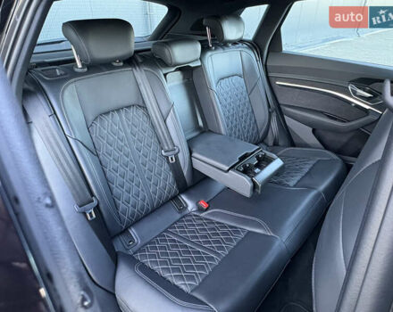 Чорний Ауді E-Tron, об'ємом двигуна 0 л та пробігом 95 тис. км за 36599 $, фото 66 на Automoto.ua