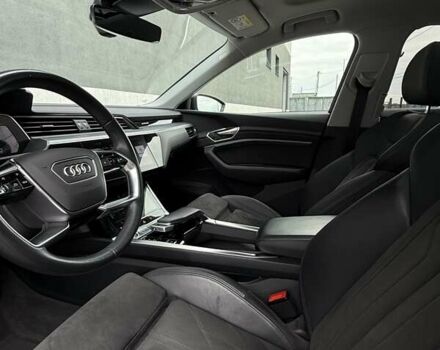 Чорний Ауді E-Tron, об'ємом двигуна 0 л та пробігом 148 тис. км за 31500 $, фото 27 на Automoto.ua