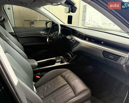 Черный Ауди E-Tron, объемом двигателя 0 л и пробегом 150 тыс. км за 27500 $, фото 21 на Automoto.ua