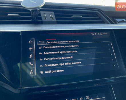 Черный Ауди E-Tron, объемом двигателя 0 л и пробегом 33 тыс. км за 53450 $, фото 24 на Automoto.ua