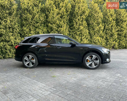 Чорний Ауді E-Tron, об'ємом двигуна 0 л та пробігом 58 тис. км за 36900 $, фото 7 на Automoto.ua