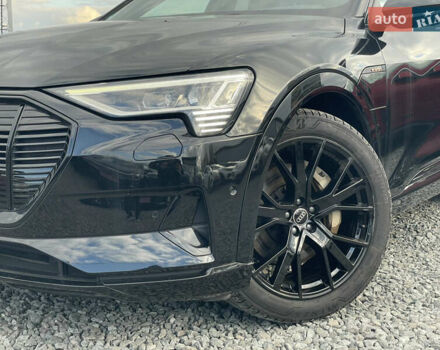 Чорний Ауді E-Tron, об'ємом двигуна 0 л та пробігом 70 тис. км за 39999 $, фото 3 на Automoto.ua