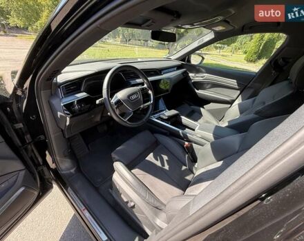 Черный Ауди E-Tron, объемом двигателя 0 л и пробегом 23 тыс. км за 38999 $, фото 25 на Automoto.ua
