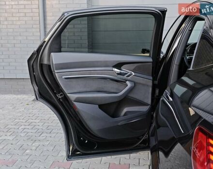 Чорний Ауді E-Tron, об'ємом двигуна 0 л та пробігом 34 тис. км за 49499 $, фото 47 на Automoto.ua
