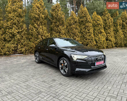 Чорний Ауді E-Tron, об'ємом двигуна 0 л та пробігом 54 тис. км за 37990 $, фото 2 на Automoto.ua