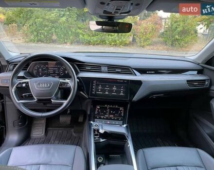 Ауди E-Tron 2021 в Киеве на Automoto.ua Черный Ауди E-Tron, объемом двигателя 0 л и пробегом 28 тыс. км за 38000 $, фото 51 на Automoto.ua