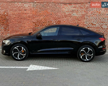 Чорний Ауді E-Tron, об'ємом двигуна 0 л та пробігом 58 тис. км за 41900 $, фото 13 на Automoto.ua