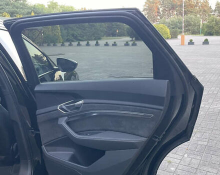 Чорний Ауді E-Tron, об'ємом двигуна 0 л та пробігом 58 тис. км за 36900 $, фото 48 на Automoto.ua