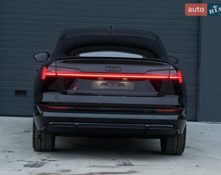 Чорний Ауді E-Tron, об'ємом двигуна 0 л та пробігом 84 тис. км за 36000 $, фото 10 на Automoto.ua