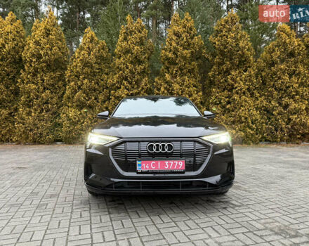 Чорний Ауді E-Tron, об'ємом двигуна 0 л та пробігом 54 тис. км за 37990 $, фото 9 на Automoto.ua