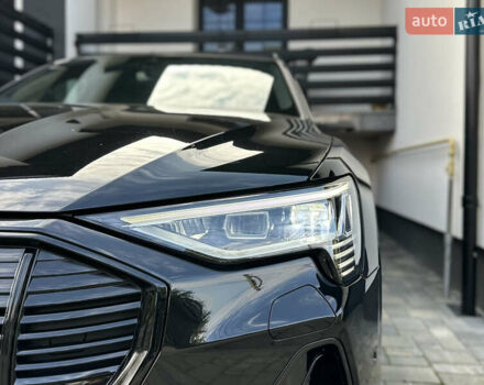Черный Ауди E-Tron, объемом двигателя 0 л и пробегом 49 тыс. км за 44699 $, фото 19 на Automoto.ua