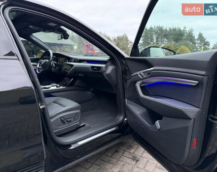 Чорний Ауді E-Tron, об'ємом двигуна 0 л та пробігом 54 тис. км за 37990 $, фото 39 на Automoto.ua
