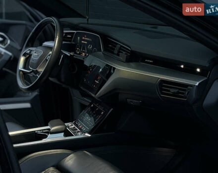 Чорний Ауді E-Tron, об'ємом двигуна 0 л та пробігом 84 тис. км за 36000 $, фото 52 на Automoto.ua