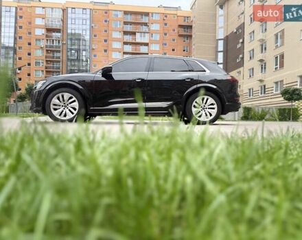 Чорний Ауді E-Tron, об'ємом двигуна 0 л та пробігом 30 тис. км за 45000 $, фото 7 на Automoto.ua