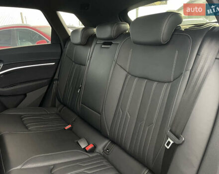 Чорний Ауді E-Tron, об'ємом двигуна 0 л та пробігом 70 тис. км за 39999 $, фото 61 на Automoto.ua